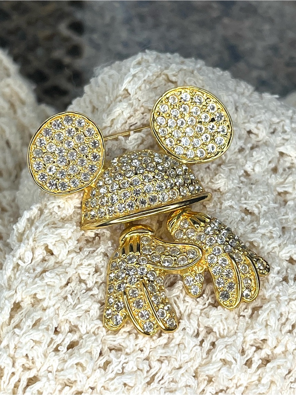 VTG Napier X Disney Gold Tone Pave Rhinestone Mickey Mouse Ears & Gloves Brooch
